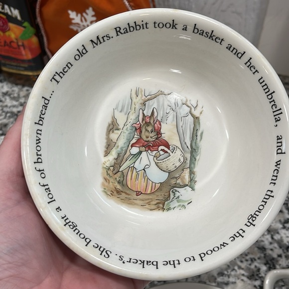 Peter Rabbit Wedgwood three piece set - Picture 2 of 8